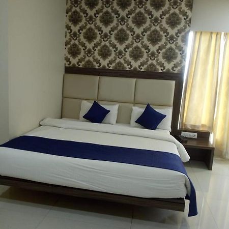 Mnr Resort Piparia Bagian luar foto