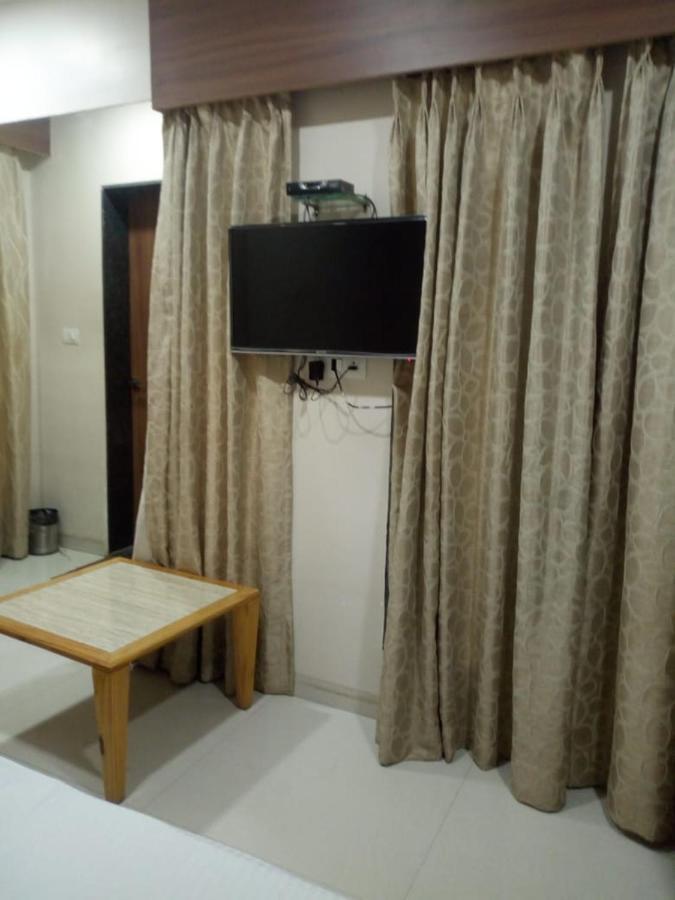 Mnr Resort Piparia Bagian luar foto