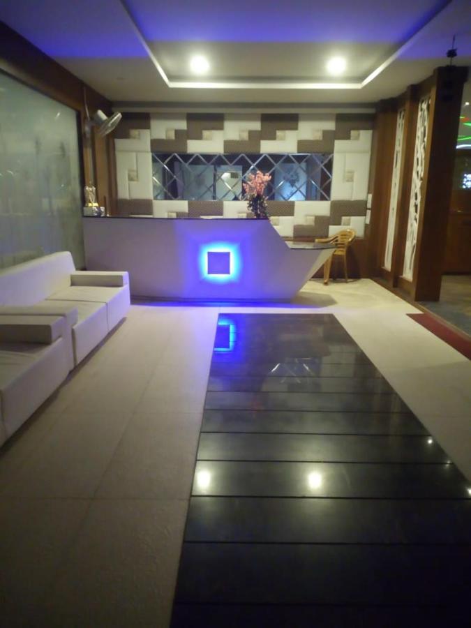 Mnr Resort Piparia Bagian luar foto