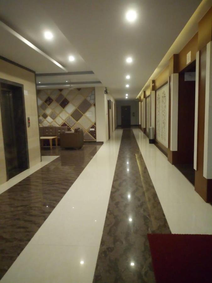 Mnr Resort Piparia Bagian luar foto